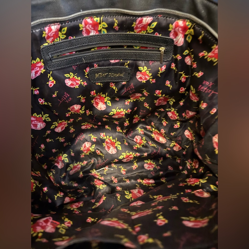 Black & White Betsy Johnson Tote ! - Picture 5 of 12